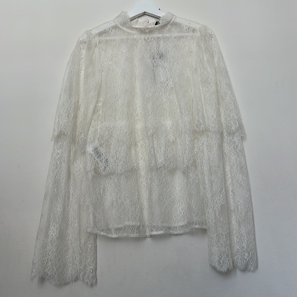 BCBGMaxazria IVORY Scallop Lace Bell Sleeve Blouse size M - Picture 4 of 8